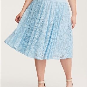 Torrid - Lace Skirt Light Blue - Size 1